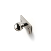 Poignée de porte ronde moderne finition chrome avec rosette carrée, serrure pour chambre et salle de bain