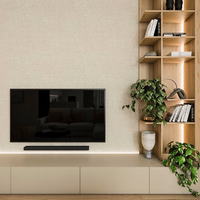 Meuble bar de luxe pour la maison avec étagères en verre, armoire de cuisine en chêne avec panneau Shaker encastré, détail de perles linéaires rondes, cuisine compacte modulaire