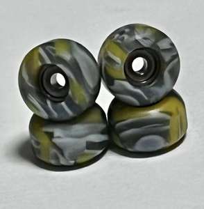 Mini Patineta de Dedo con Ruedas de Poliuretano Fundido de Alto Rendimiento - Product Image 1