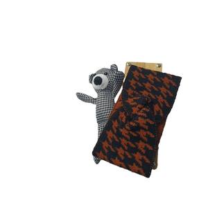 ربطة رأس رياضية للخريف والشتاء للنساء ربطة شعر من الصوف المحبوك بتصميم كلاسيكي أسود وأبيض ربطة رأس عريضة - Product Image 5