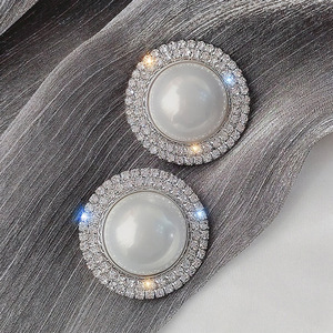 Orecchini a Cerchio Simil-Perla per Donne, Gioielli Scintillanti Rotondi per Uso Quotidiano - Product Image 1