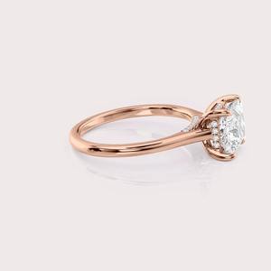 Bague solitaire en diamant de laboratoire taille princesse, sertissage croisé, en or rose/blanc et jaune 18 carats - Product Image 4