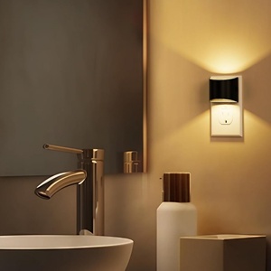 Mini veilleuse à détecteur de mouvement à brancher, LED noire, lumière blanche chaude, veilleuses activées par le mouvement pour couloir, chambre à coucher - Product Image 2