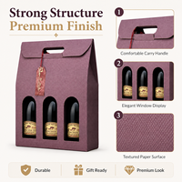 Sac cadeau élégant texturé pour trois bouteilles de vin avec poignée découpée, fenêtre de présentation et service de marquage personnalisé pour cadeaux de cave à vin