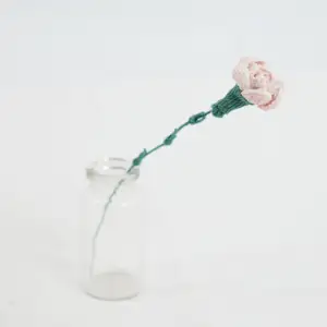Oeillet simulé Cadeau de fête des mères Mini crochet Fleur Décoration intérieure de chevet de luxe