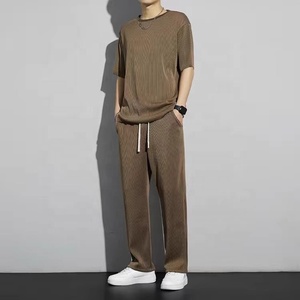 Nouvel ensemble décontracté 2 pièces pour <span class=keywords><strong>homme</strong></span> en soie glacée respirante et à séchage rapide, T-shirt et <span class=keywords><strong>pantalon</strong></span> amples, collection été 2026 - Product Image 5