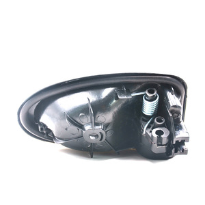 Manija de Puerta Renault 7700353282 Lado Izquierdo, Pieza de Repuesto de Plástico - Product Image 5