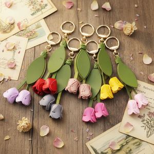 Llavero de PU con forma de tulipán, colgante decorativo para bolso, soporte para llaves de coche, elegante colgante floral para bolso - Product Image 1