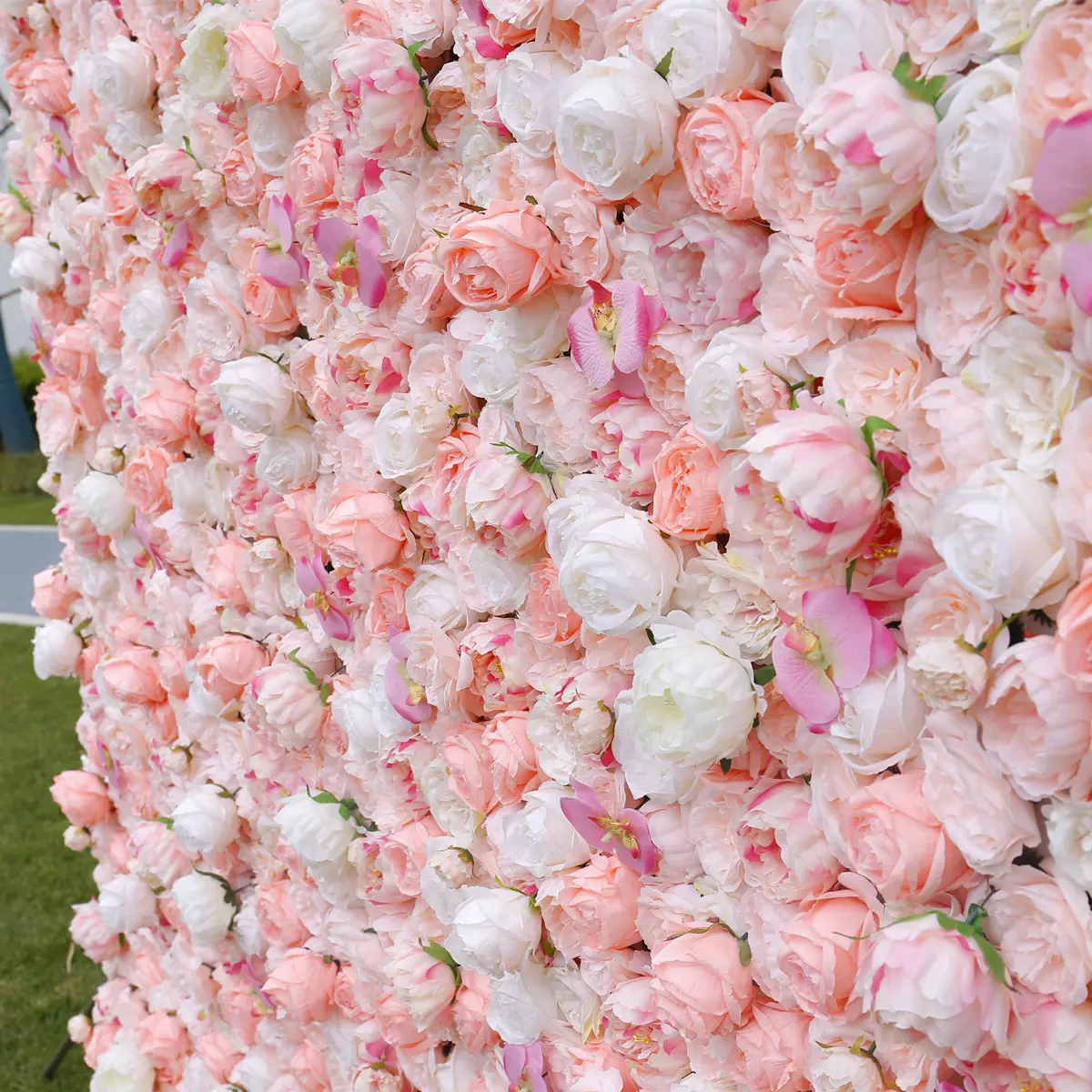花の壁結婚式人工シルクローズ花の壁パネルの背景装飾的な人工花の壁