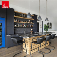 Lemari Penyimpanan Dinding Kayu Ek Amerika Utara dan Walnut Hitam, Kabinet Bar Basah dengan Meja Dapur Hitam untuk Ruang Hiburan