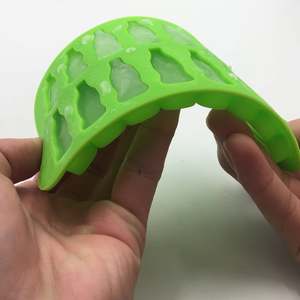 แม่พิมพ์ซิลิโคนรูปขวดโคล่า 15 ช่อง รุ่น CD05 สำหรับทำช็อกโกแลต ลูกอม เค้ก ตกแต่งขนม และทำน้ำแข็ง - Product Image 4