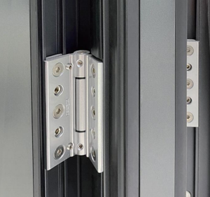 ประตูบานเฟี้ยมอะลูมิเนียมกันน้ำแบบทันสมัย กระจกนิรภัยสองชั้น สำหรับทางเข้าโรงแรม ระเบียงภายนอก วิลล่า สวนกลางแจ้ง - Product Image 6