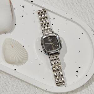 นาฬิกาผู้หญิงหรูหราทรงสี่เหลี่ยมแฟชั่นลำลองกันน้ำนาฬิกาควอตซ์สายเหล็กขายตรงจากโรงงาน - Product Image 5