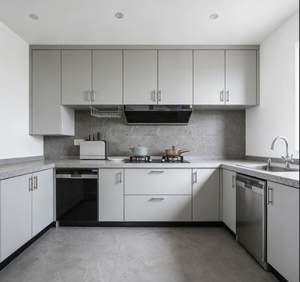 Armoires de cuisine en bois recyclé écologiques personnalisées, design modulaire avec glissières de tiroirs pour maison verte - Product Image 1