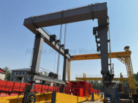 Grue mobile de levage de bateaux avec roues en caoutchouc, machine de manutention de yachts, grue de levage de bateaux, palan mobile pour clubs nautiques