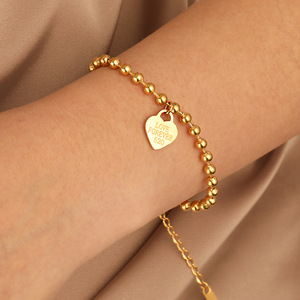 Bracelet <span class=keywords><strong>en</strong></span> acier inoxydable plaqué or 18 carats avec breloque cœur porte-bonheur gravée « Amour éternel » <span class=keywords><strong>pour</strong></span> femme – <span class=keywords><strong>Vente</strong></span> <span class=keywords><strong>en</strong></span> <span class=keywords><strong>gros</strong></span> - Product Image 2