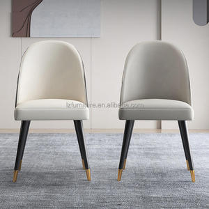 Silla de Comedor Moderna y Elegante con Estructura de Madera, Respaldo Curvo Confortable, Tapizada en Cuero Sintético Ecológico, Color Personalizable - Product Image 3