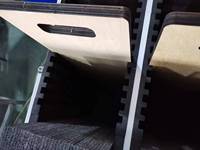 Flight-case universel réglable et personnalisé pour TV double 55 "65" en aluminium avec roulettes