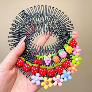 Nouvelle Arrivée : Peigne à Cheveux en Résine Motif Dessin Animé, Charmant Accessoire pour Filles - Product Image 4
