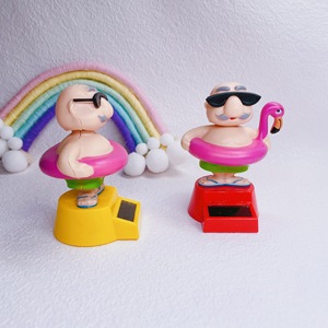 Decorazioni per Auto a Energia Solare con Sensore Automatico, Bambole Scuotiglioni a Testa Oscillante a Forma di Cartone Animato, Ornamenti per Auto per Anziani, Vendita all'Ingrosso - Product Image 5