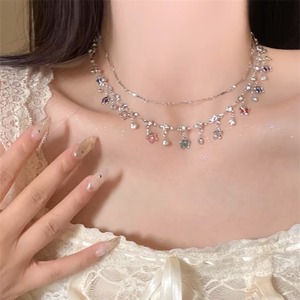 Collier en argent pour femmes sans allergie Collier en argent mince et brillant Dopamine Petit pendentif papillon en cristal coloré - Product Image 1