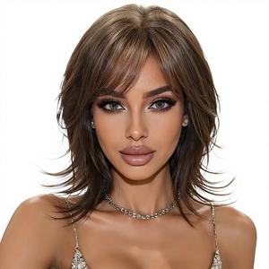 วิกผมสั้นสีน้ำตาลออมเบรแบบเลเยอร์สำหรับผู้หญิง ขายส่ง วิกผมสังเคราะห์แบบเต็มศีรษะ ผลิตด้วยเครื่องจักร ทนความร้อน ดูเป็นธรรมชาติ ฟูสวย - Product Image 4