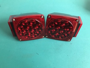Kit d'éclairage LED de <span class=keywords><strong>remorque</strong></span> de luxe 2 pièces YH1837, sans câblage supplémentaire, <span class=keywords><strong>étanche</strong></span>, avec feux de freinage et de signalisation pour remorques de camping-car, bateaux et utilitaires – Remplacement - Product Image 1