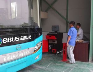 Baohua chine, équipement de <span class=keywords><strong>garage</strong></span> <span class=keywords><strong>moins</strong></span> <span class=keywords><strong>cher</strong></span>, bus et camion ccd 5d, machine d'alignement des roues avec double capteurs - Product Image 3