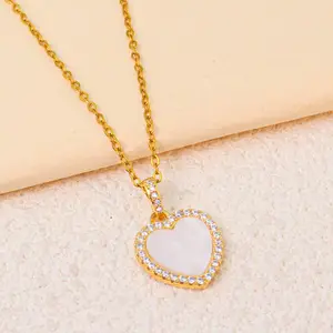 Joyería de moda para mujer, Zirconia cúbica, collar con colgante de oro Chapado en cobre con forma cuidadosa, adecuado para el uso diario de las mujeres