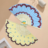 Éventail pliable en bambou pour femme avec motif peint, style vintage, pour la danse, les festivals de musique, les mariages et les décorations d'église