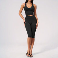 Nouvel ensemble de yoga 2026 sans coutures pour femme : haut rembourré sans manches et short taille haute au genou, anti-humidité, idéal pour le jogging, le sport et la gym