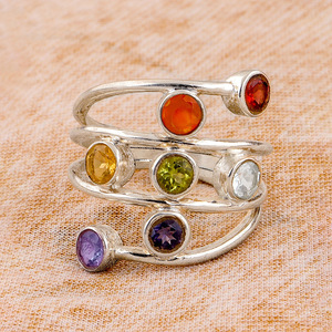 Anello da donna colorato a strati con pietre multiple, gioiello di tendenza, design avvolgente, accessorio elegante, idea regalo - Product Image 2