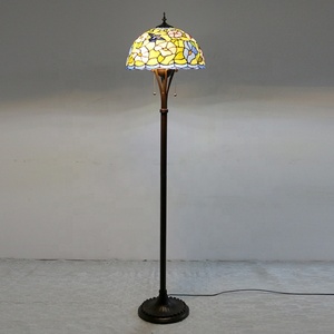 Lámpara de Pie Estilo Tiffany LongHuiJing con Pantalla de Vidrio con Diseño de Colibrí, Lámparas de Pie para Decoración del Hogar - Product Image 3