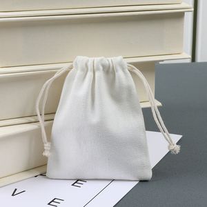 Pochette à bijoux en velours noir MOJIU, petite pochette à cordon, emballage doux pour la présentation de bijoux - Product Image 5