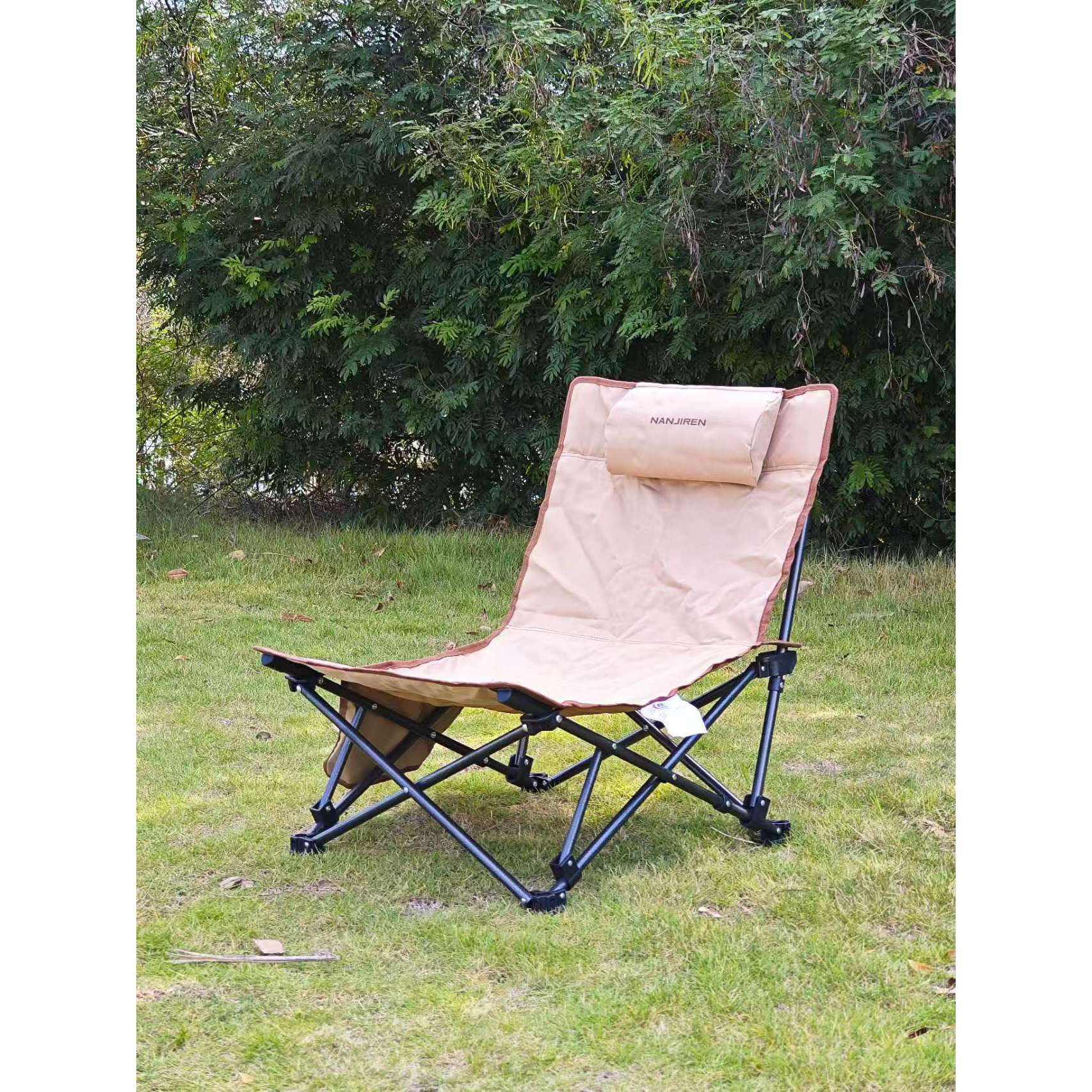 สไตล์ไร้แขนสีชมพูและขาว พร้อมหมอน