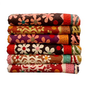 Edredón de Algodón con Diseño Floral del Fabricante - Product Image 1