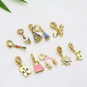 Breloques pendantes Vierge Marie en émail, pendentifs pour sacs à main, crème glacée, kangourou, cactus, soleil, écouteurs, perles européennes plaquées or à grand trou - Product Image 2