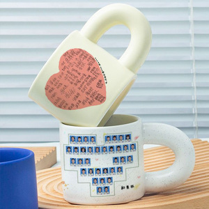 Taza de cerámica personalizada con retrato caricaturesco para regalo de graduación de jardín de infantes, taza individual con asa de color. - Product Image 4