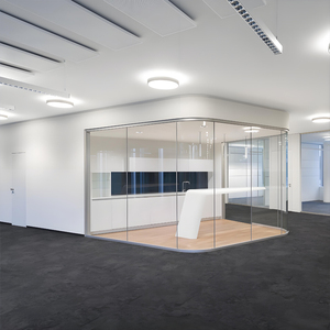 <span class=keywords><strong>Cloison</strong></span> panoramique en verre à extrémité supérieure Verre de sécurité trempé Intérieurs de bureau de 12mm d'épaisseur Projets commerciaux Tailles personnalisées - Product Image 3