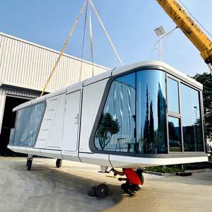 Sunshine House : Hôtel Capsule à vue panoramique, zone d'extension, thème Astronaute, B&B, maison d'hôtes sur le thème de l'aviation avec grillades au charbon de bois - Product Image 1