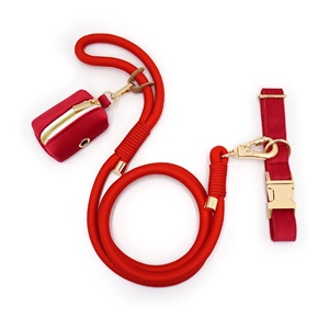 Planificador anual 2025, suministros para mascotas, correas de poliéster para mascotas, dispensador de soporte para bolsa de caca de perro rojo, collar de terciopelo personalizado para mascotas - Product Image 1