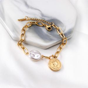 Pulsera de Perlas de Forma Especial Chapada en Oro de Acero Inoxidable de Alta Calidad con Dije de Moneda - Product Image 1