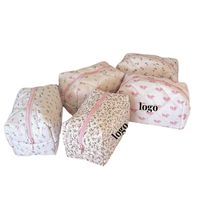 Pochette de maquillage matelassée florale personnalisée pour voyage, sac cosmétique promotionnel en coton pour filles et femmes, vente en gros