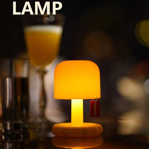 Lampe de bureau LED rechargeable par USB Mini veilleuse champignon moderne créative pour la maison, la chambre, le café et le bar Matériau ABS Style coucher de <span class=keywords><strong>soleil</strong></span> - Product Image 1