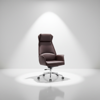 Fauteuil de direction moderne en cuir et maille à dossier haut avec accoudoirs fixes, pivotant à 360° et réglable en hauteur, idéal pour les visites et les salles de conférence