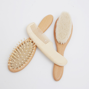 Cepillo de pelo suave para bebé pelo de cabra natural ligero cepillo de madera para bebé productos artículos para bebé - Product Image 1