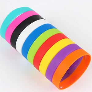 Bracelets personnalisés pour événements, bracelets en PVC, en caoutchouc, en silicone avec logo personnalisé - Product Image 3