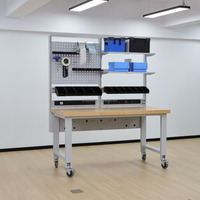 Banco de Trabajo Resistente para Electrónica con Estantes Modulares, Cajones y Accesorios Industriales para Aplicaciones en Talleres y Fábricas