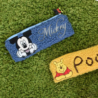 Étui à crayons personnalisé en PU texturé brodé en gros, sac de papeterie pour écoles et bureaux, 7,5 cm * 22,5 cm * 4 cm, Ca495