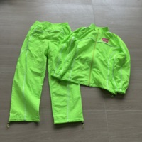 Ensemble de survêtements légers en nylon pour fabricants de vêtements : vestes et pantalons de jogging avec empiècements en maille, coupe-vent